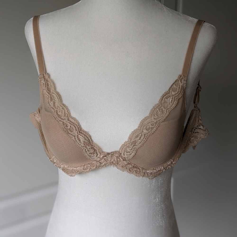 Natori Feathers Bra NWOT 32B